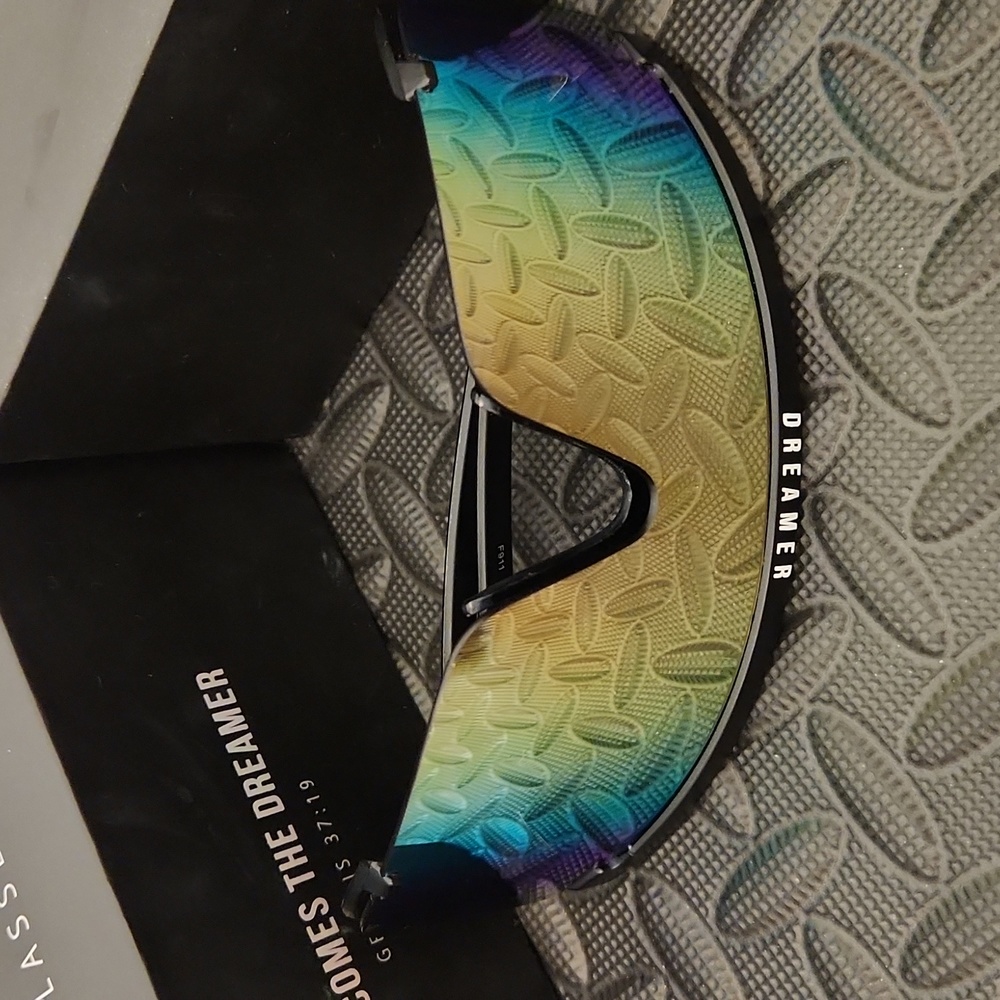 DREAMER / SUNGLASSES 👓 - Picture 4 of 7